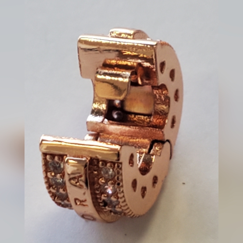 Authentic NEW Pandora Sparkling Pavé Lines & Logo Clip Charm 14KRGP CZ - Picture 4 of 10